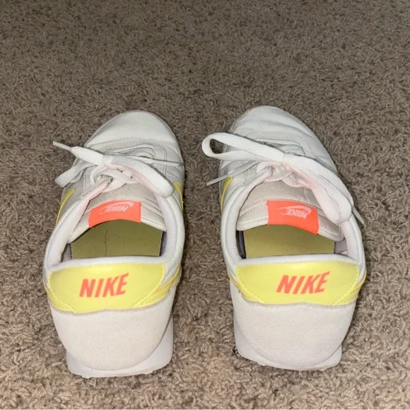 Nike Daybreak 'Pale Light Citron' Women's Running Sneaker CK2351-104 Size 10 - Picture 3 of 6